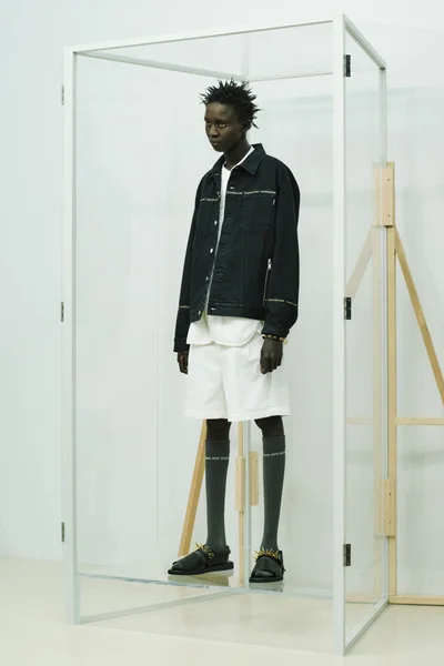 Look 17